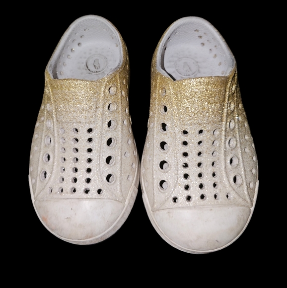 Native Shoes - Picture 7 of 7